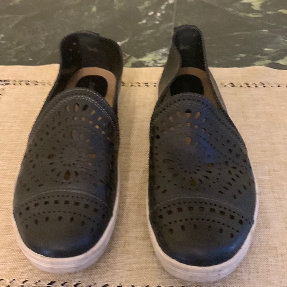 Earth shoes by DNA footwear